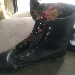 DR. MARTENS FOR SALE! 🌸 FINAL PRICE 🌸